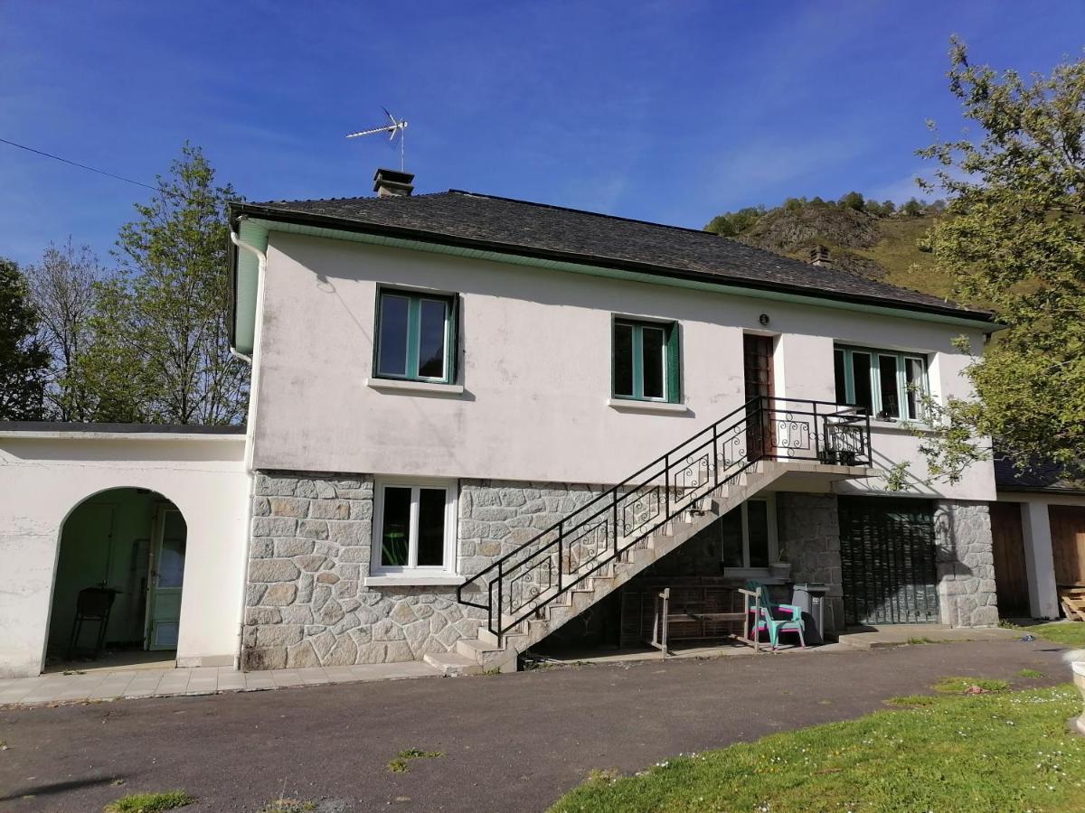 Aux D'Estaing Croises, Gite De Montagne Accessible A Tous 外观 照片